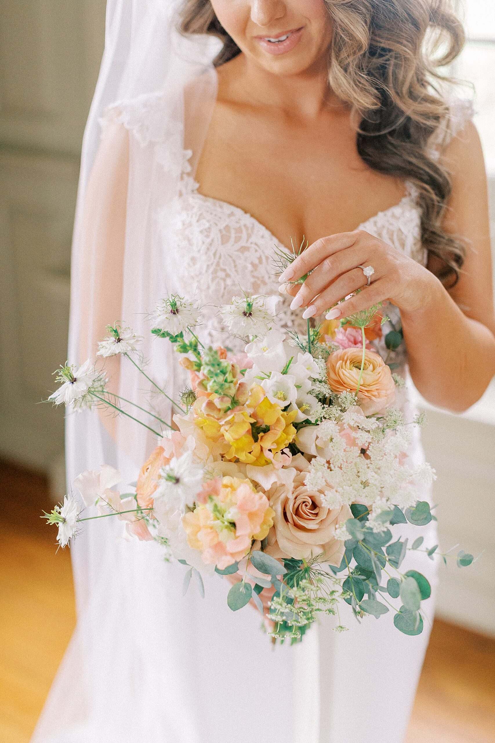 blush loose bridal bouquet