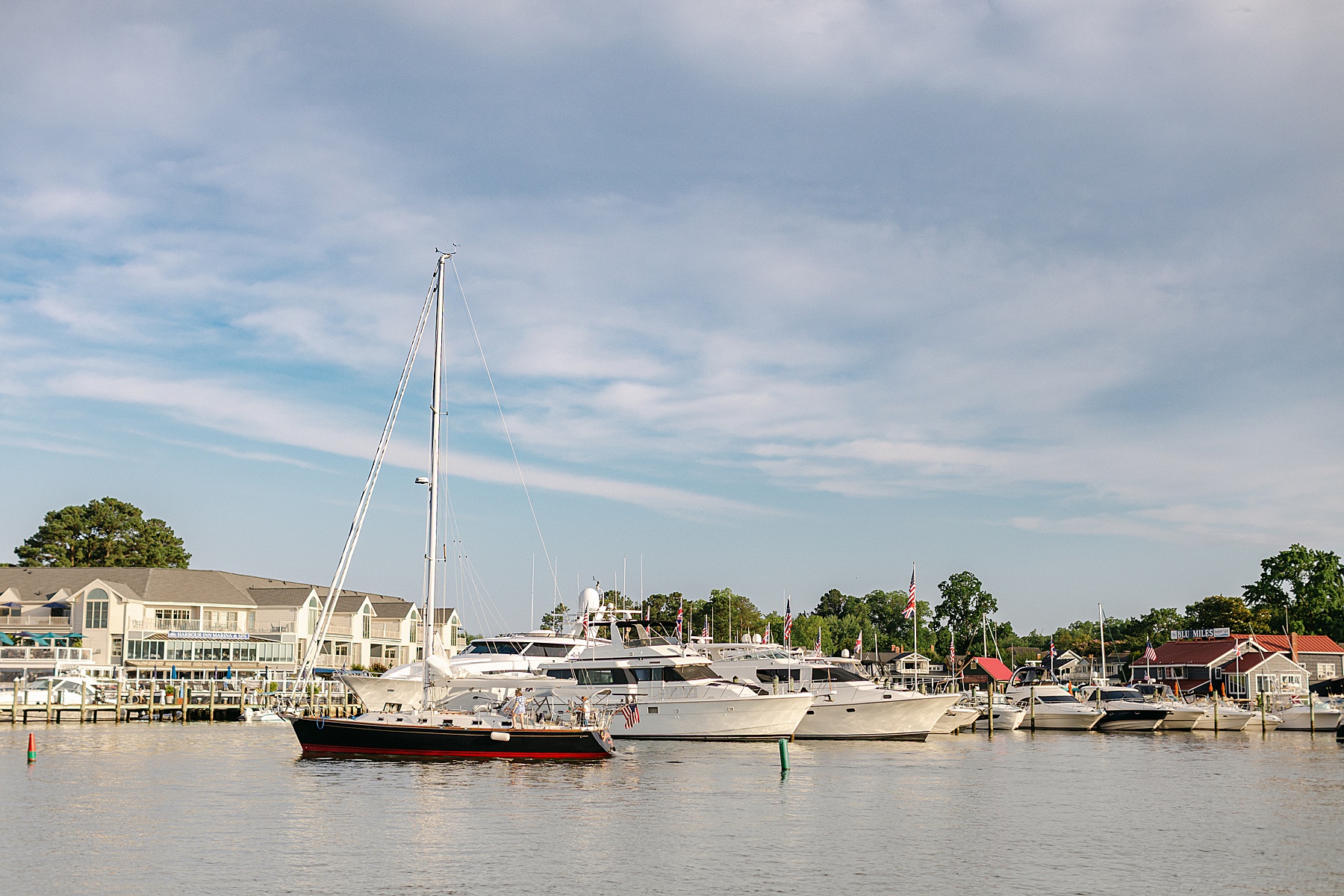 eastern shore md crab feed rehearsal dinner wedding photographer